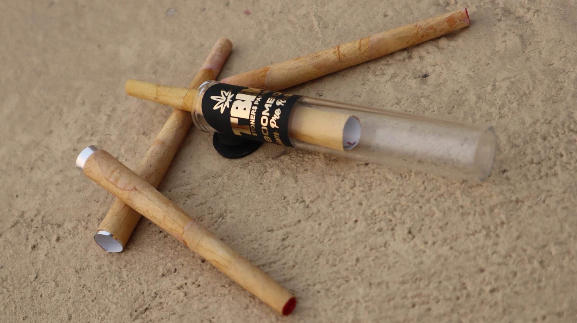 Herbal Pre-rolled Rose Blunt wrap,
Glass Tube Storage with Silicon Cap,
Enhance every toke you take Homie order now at theboomboxclub