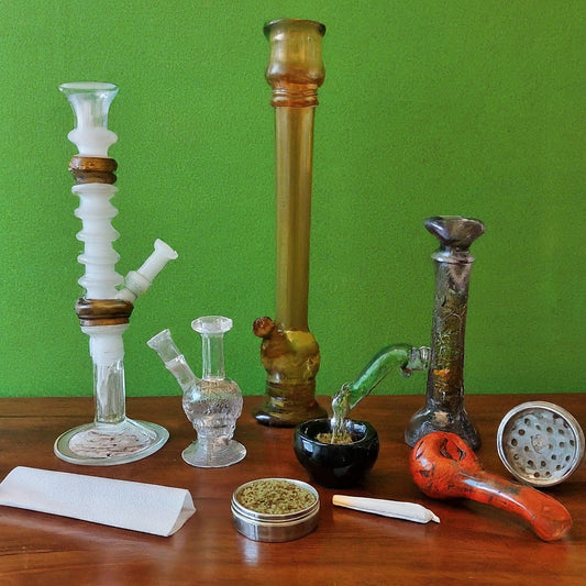 Collection of Bongs in Delhi NCR , Weed Bongs,High-Quality Glass Bongs ,Unique Bongs,Best Bongs in India ,Smooth Bongs ,Durable Bongs 