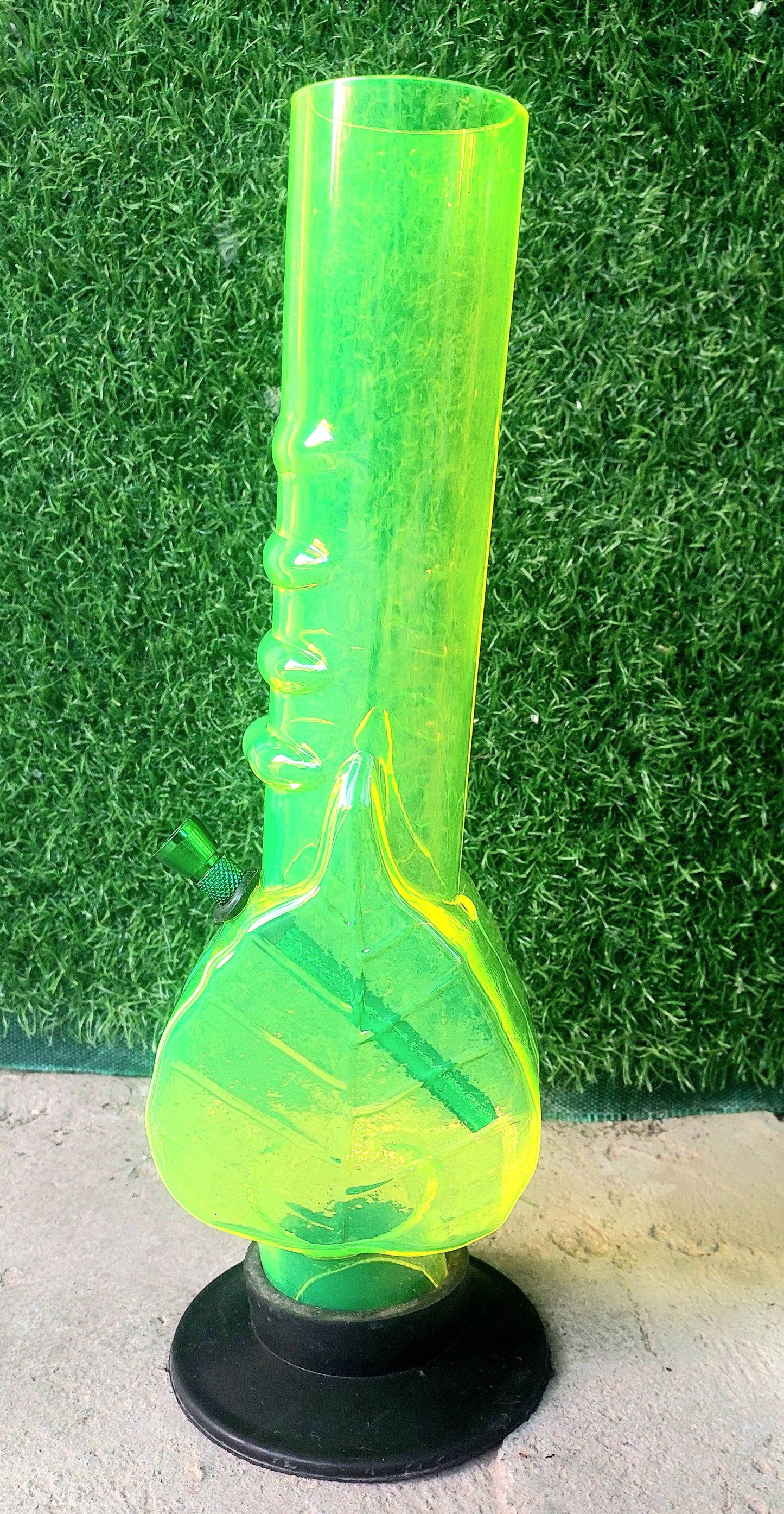 Rastafarian Grip Classic 12'' Acrylic Bong