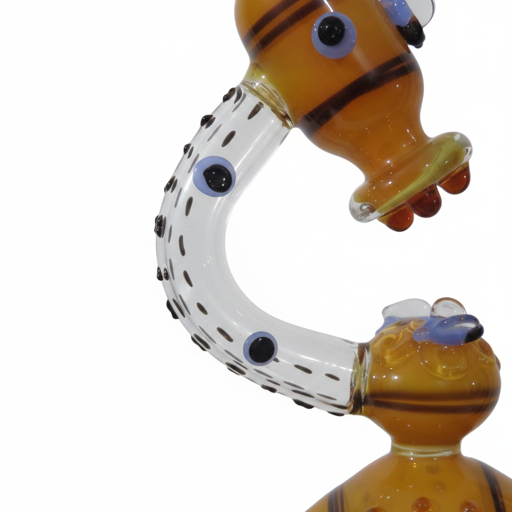 Toucan Twist Amber Bong – 12 Inch (Telescopic View)