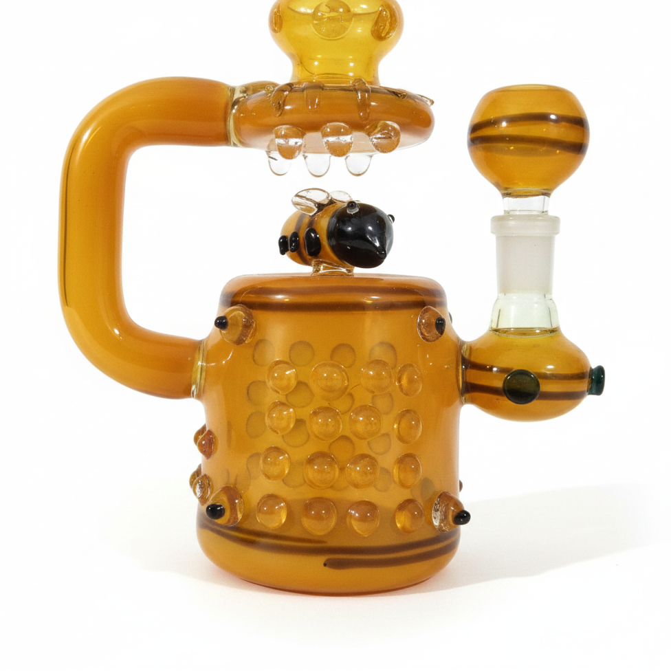 Close-up of Honey Drip Amber Bong Rig showing amber honey-drip glass details, bee accent and 14mm joint connection, borosilicate glass, weed bongs near me delhi ncr gurugram noida faridabad instant delivery
